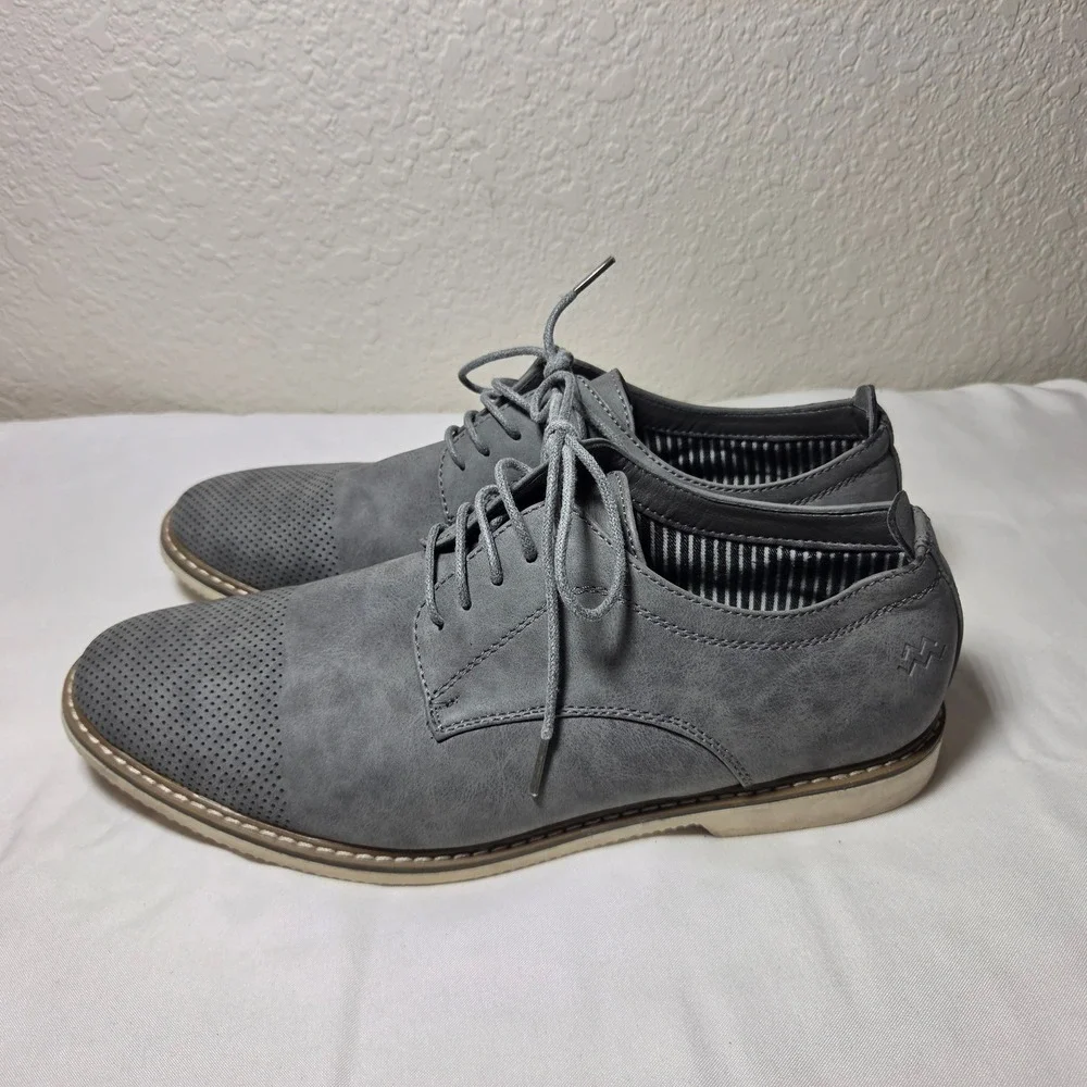 Mens Grey Perforated Cap Toe Derby Dress Shoes Size 10 Casual Oxford S2282